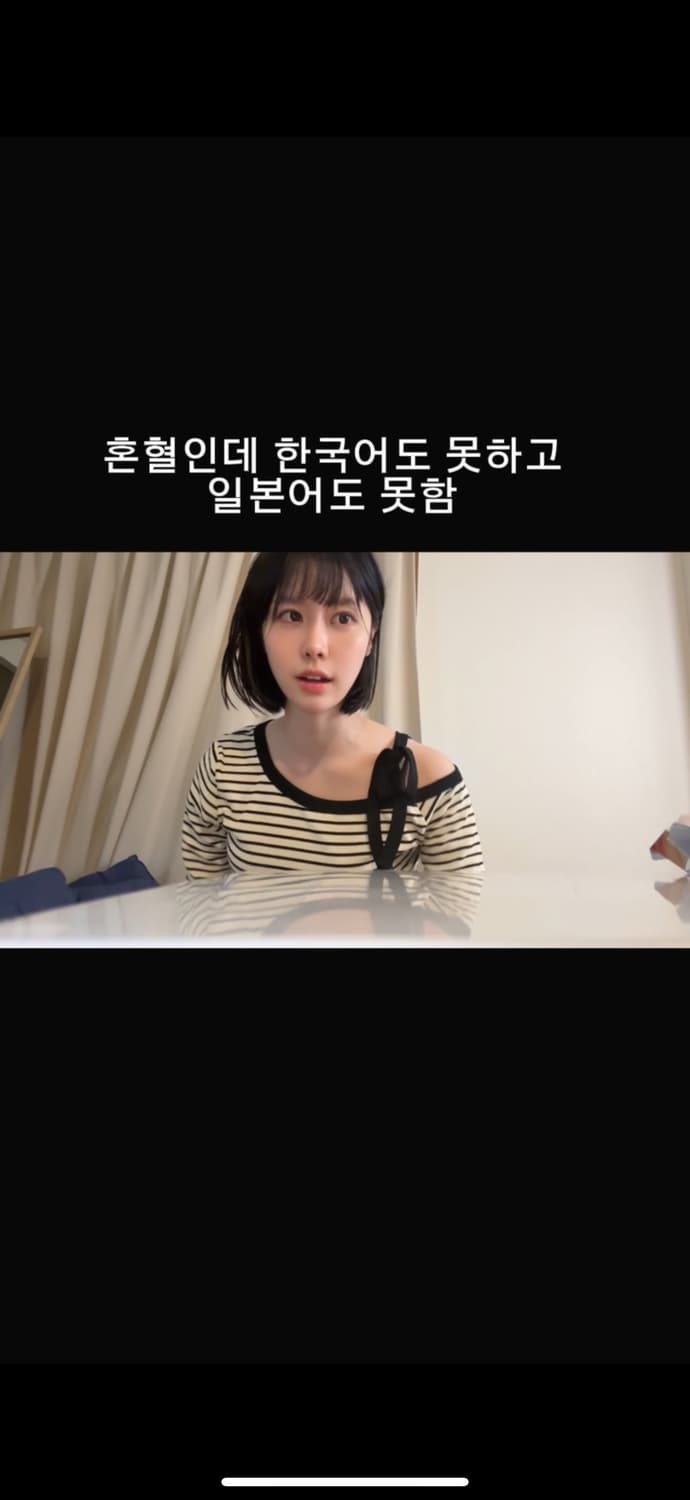 블랙 화이트 오픈숄더 리본 상품이미지1