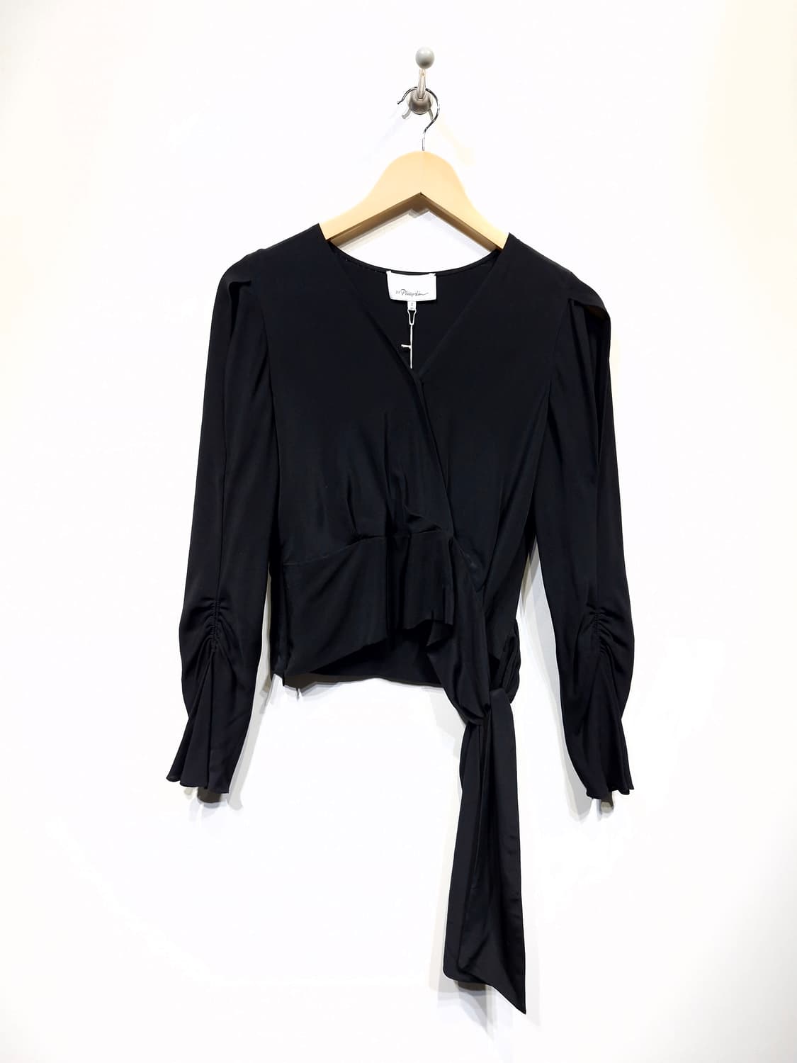 [새상품]3.1필립림 오픈 슬리브 실크 블라우스 상품이미지1