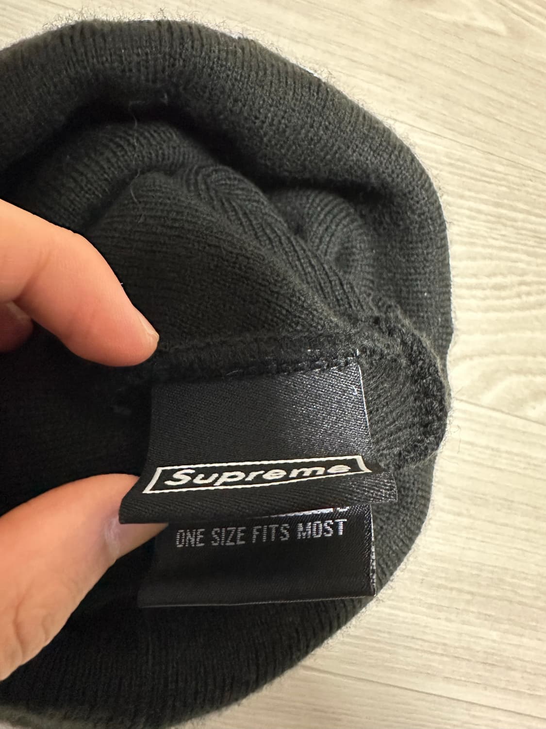 슈프림 뉴에라 블랙레터 비니 상품이미지4