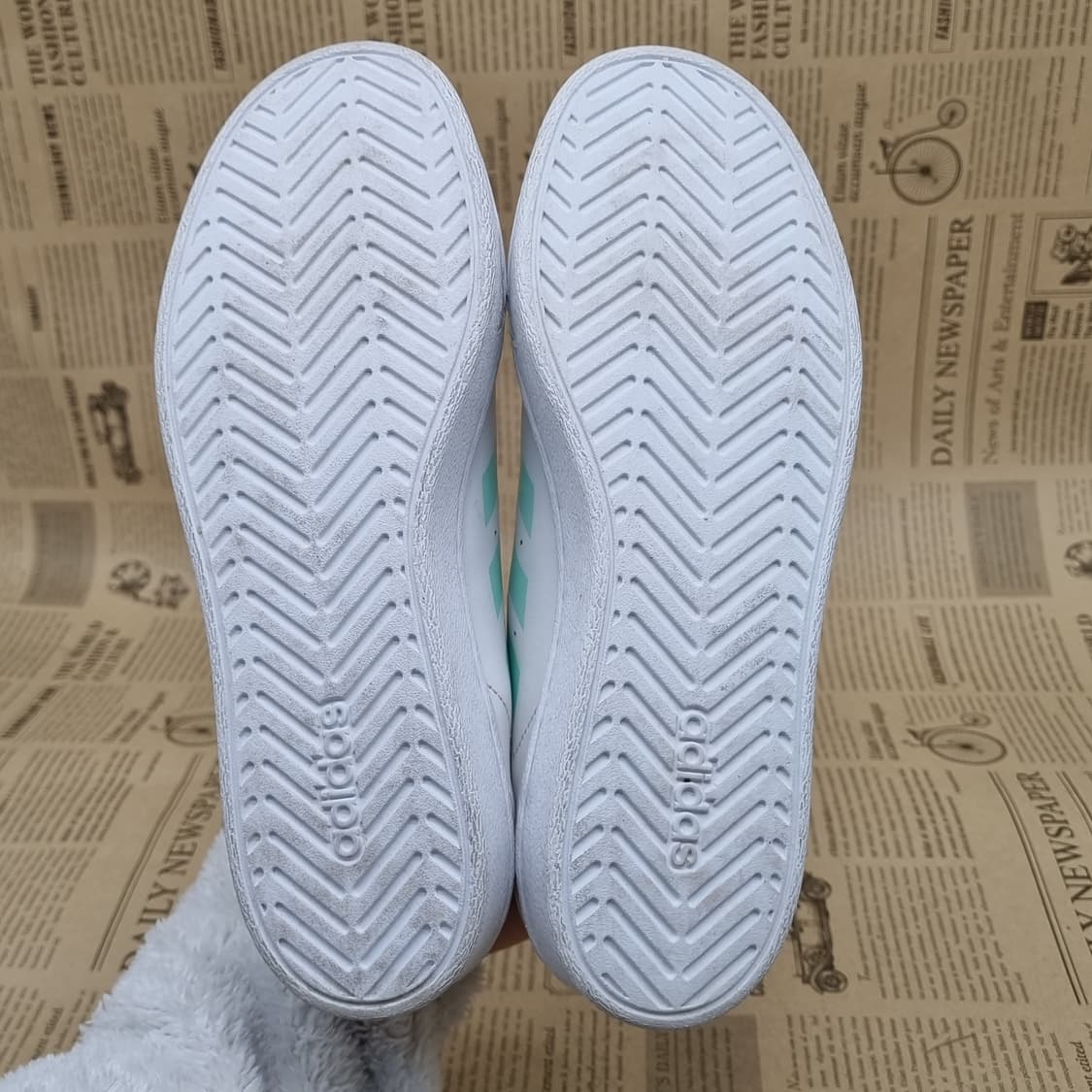 아디다스 코트70s 여성텐스화 240 상품이미지3