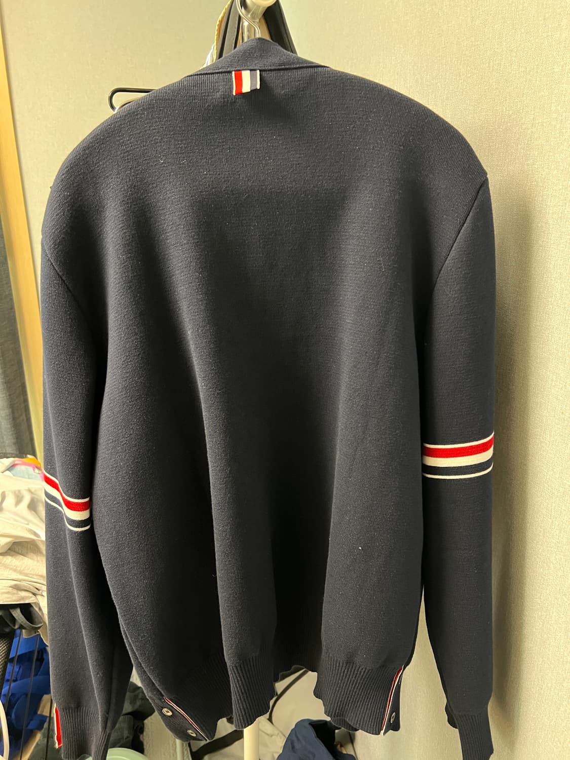 톰브라운 네이비 가디건(사이즈4)(미사용 새상품) 상품이미지2