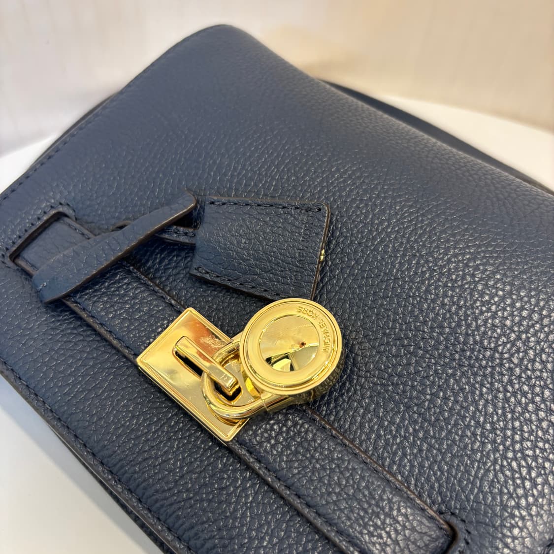 정품 마이클코어스 금장 크로스백     상품이미지6