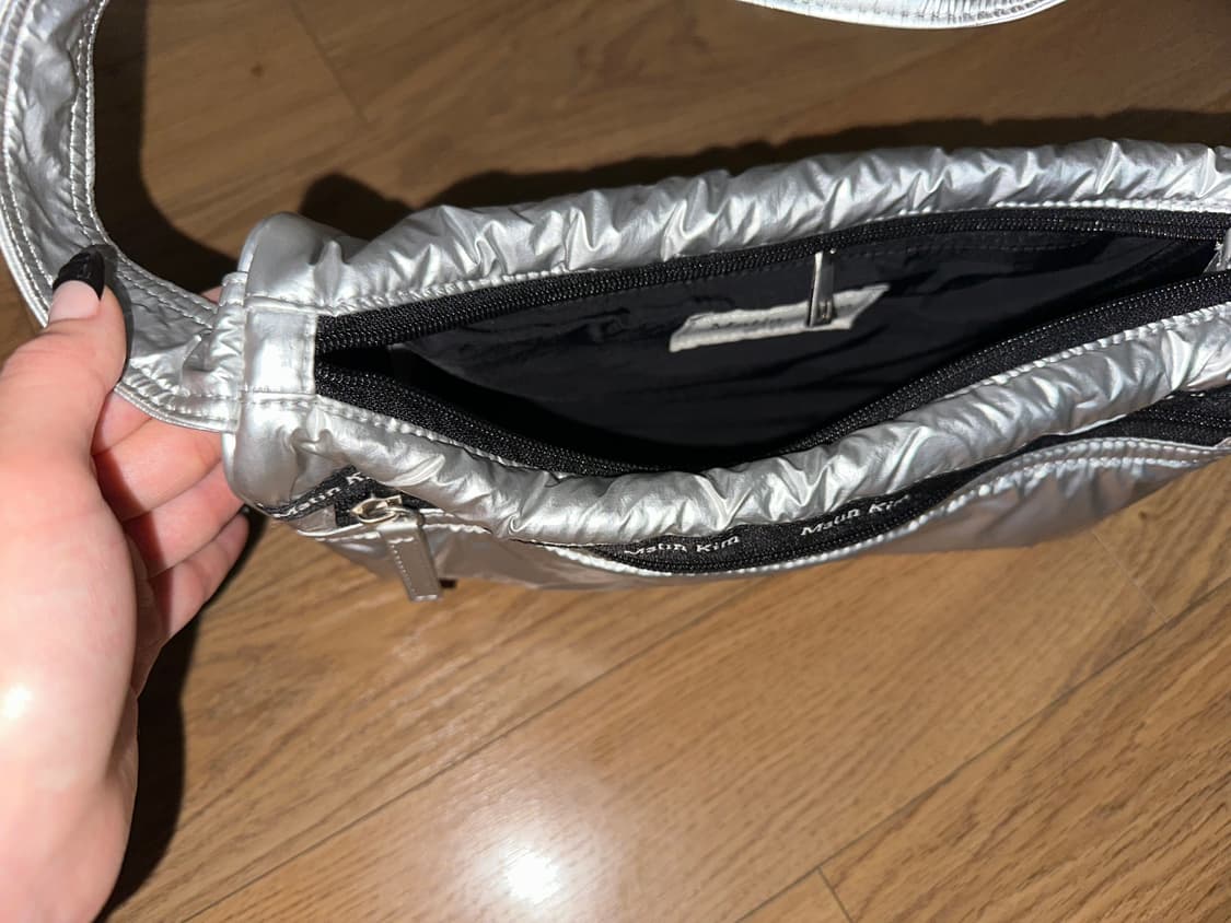 마뗑킴 실버 숄더백 상품이미지3