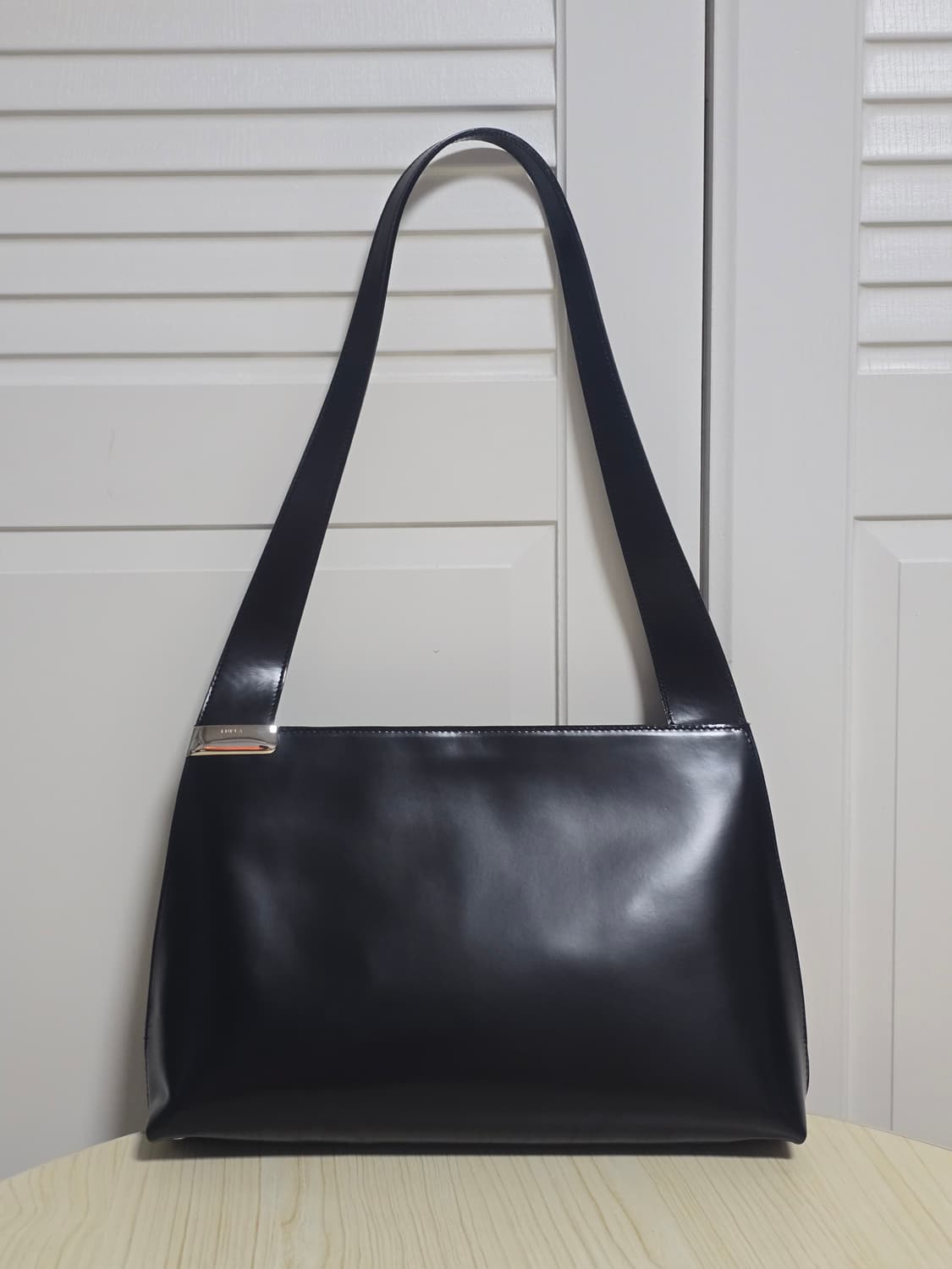 FURLA 훌라 페이턴트 레더 호보백 블랙  상품이미지3