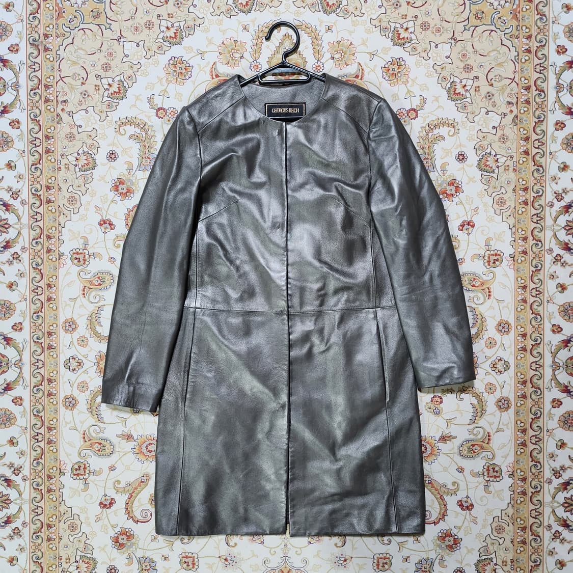 조르쥬레쉬 양가죽100% 여자 코트
66 상품이미지1