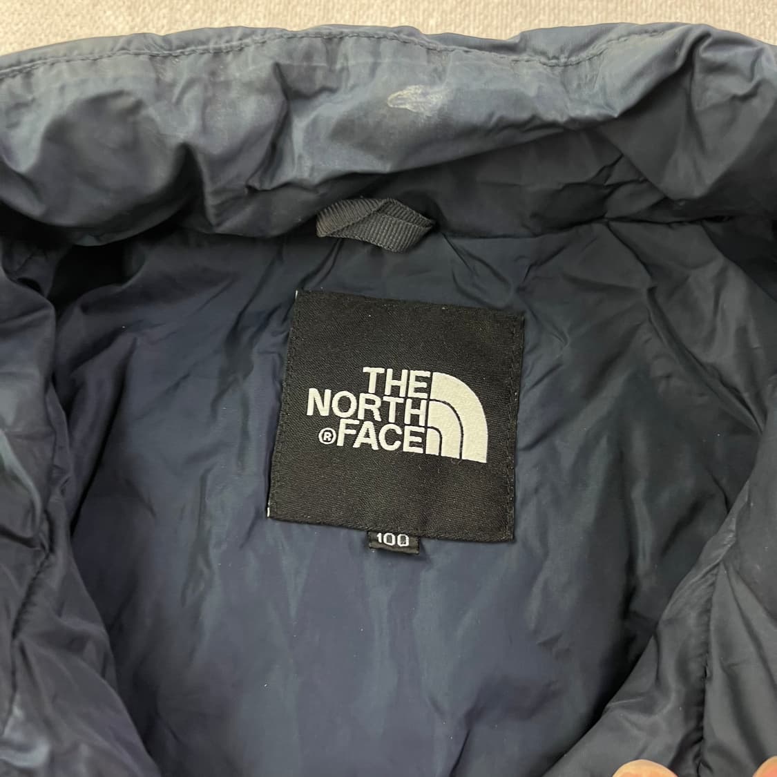 100 노스페이스 550 필파워 구스다운 네이비 경량 패딩 상품이미지3