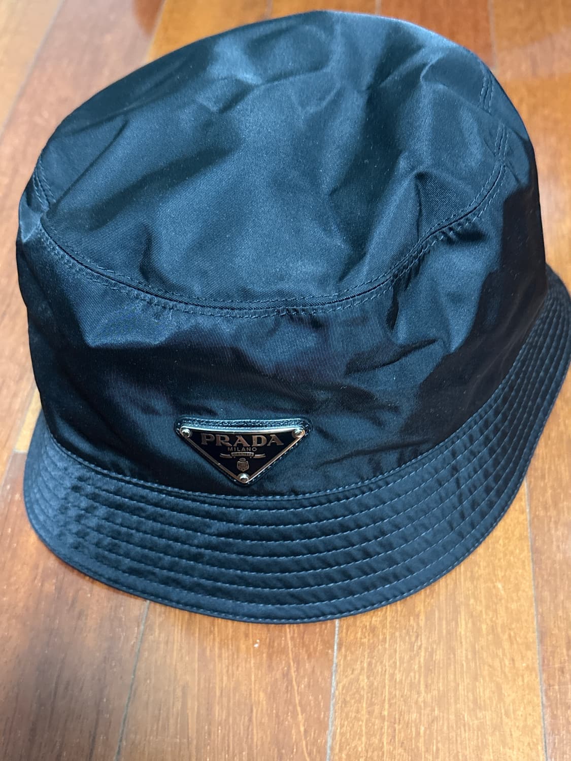 [L] 프라다 리나일론 버킷햇 상품이미지1