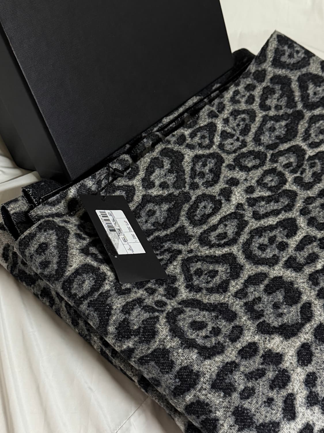 생로랑 레오파드 파리 익스클루시브 울 실크 블랭킷 상품이미지6