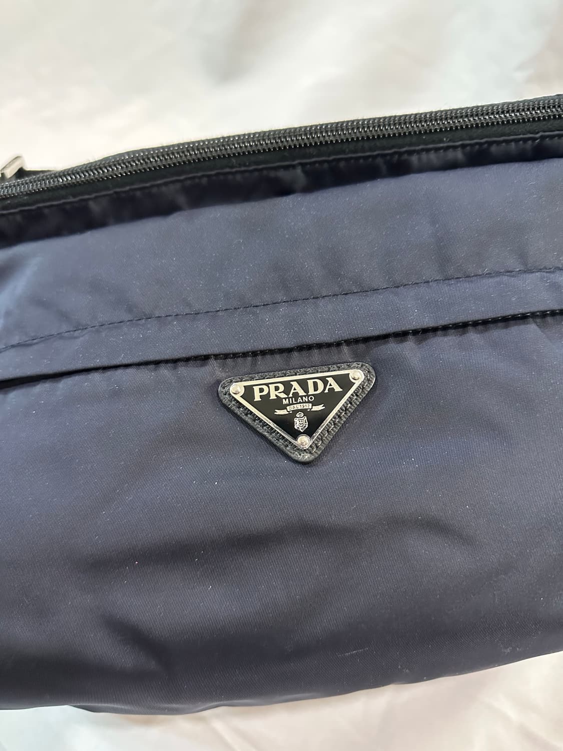 PRADA 프라다 바이커백 크로스백 라지 네이비 상품이미지7