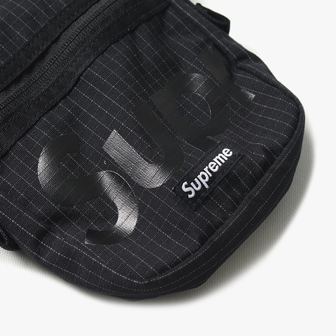  SUPREME "Black Shoulder Bag" 상품이미지3