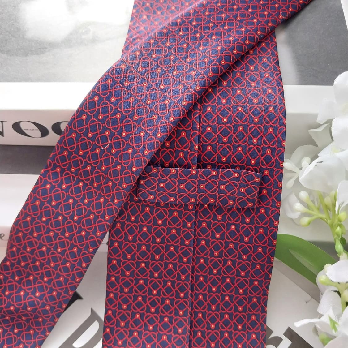 듀퐁 실크 네이비 기하 패턴 넥타이 8.2cm A+등급 K1606
 상품이미지7