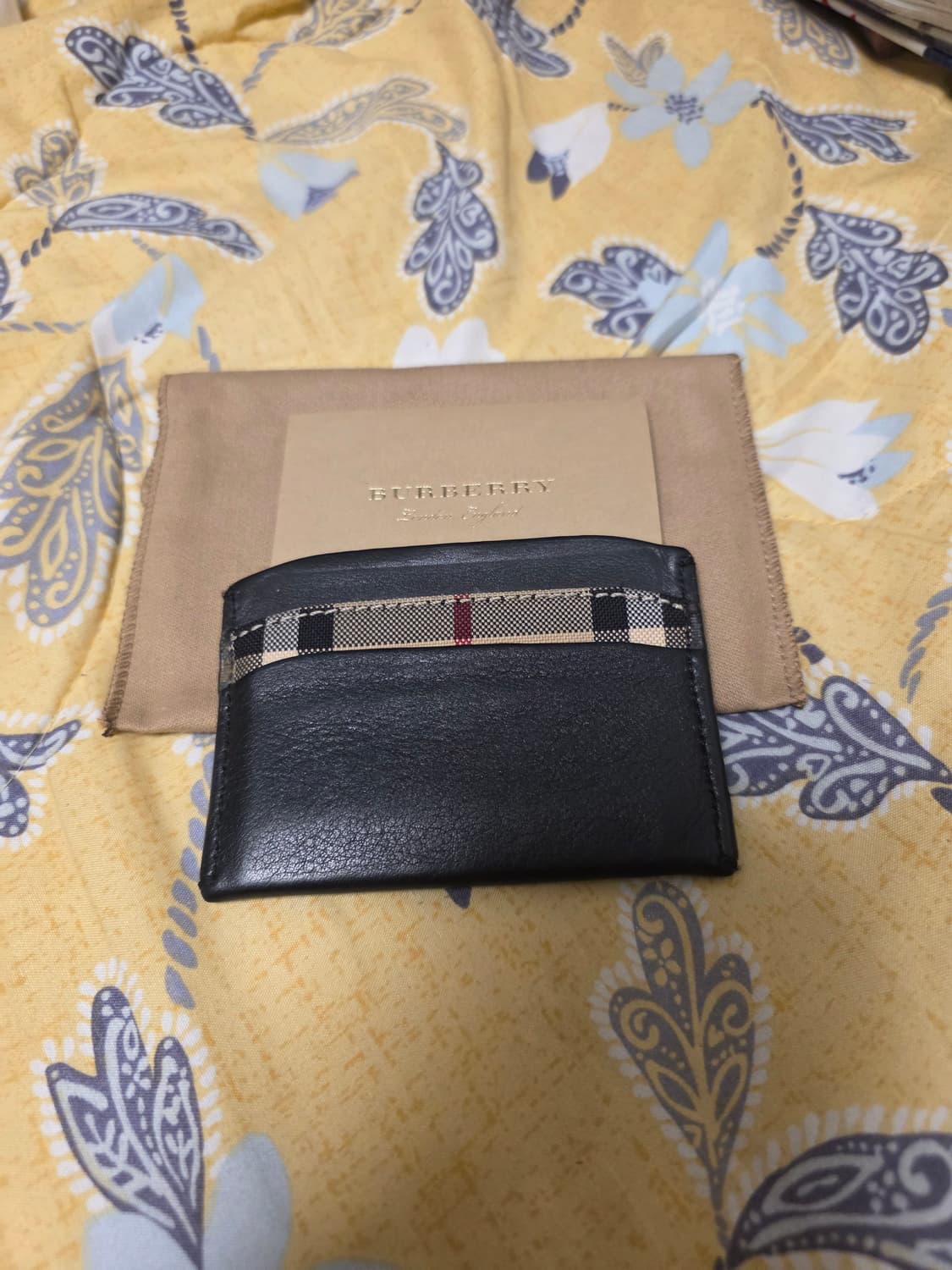 상태 좋은 버버리 블랙 카드지갑 상품이미지2