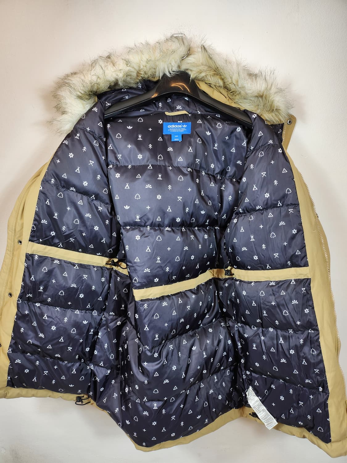 아디다스 베이지 스트라이프  다운패딩 파카 95 M 새제품급 상품이미지1