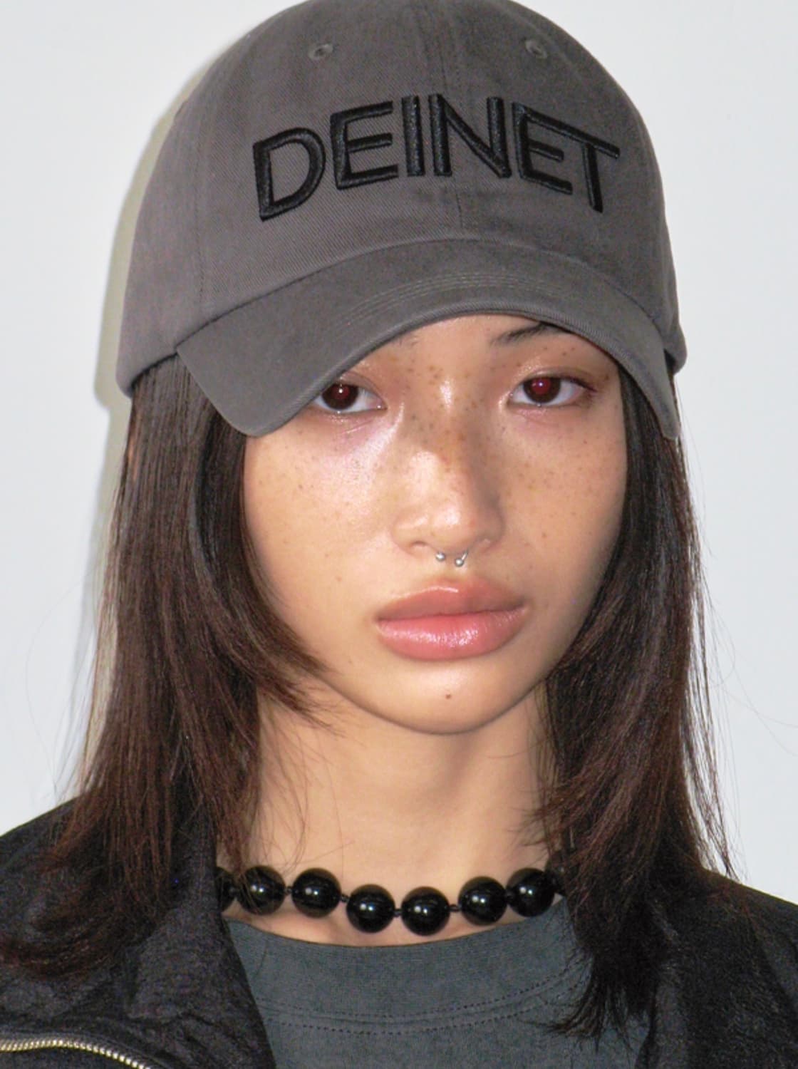 DEINET LOGO CAP IN CHARCOAL 상품이미지4