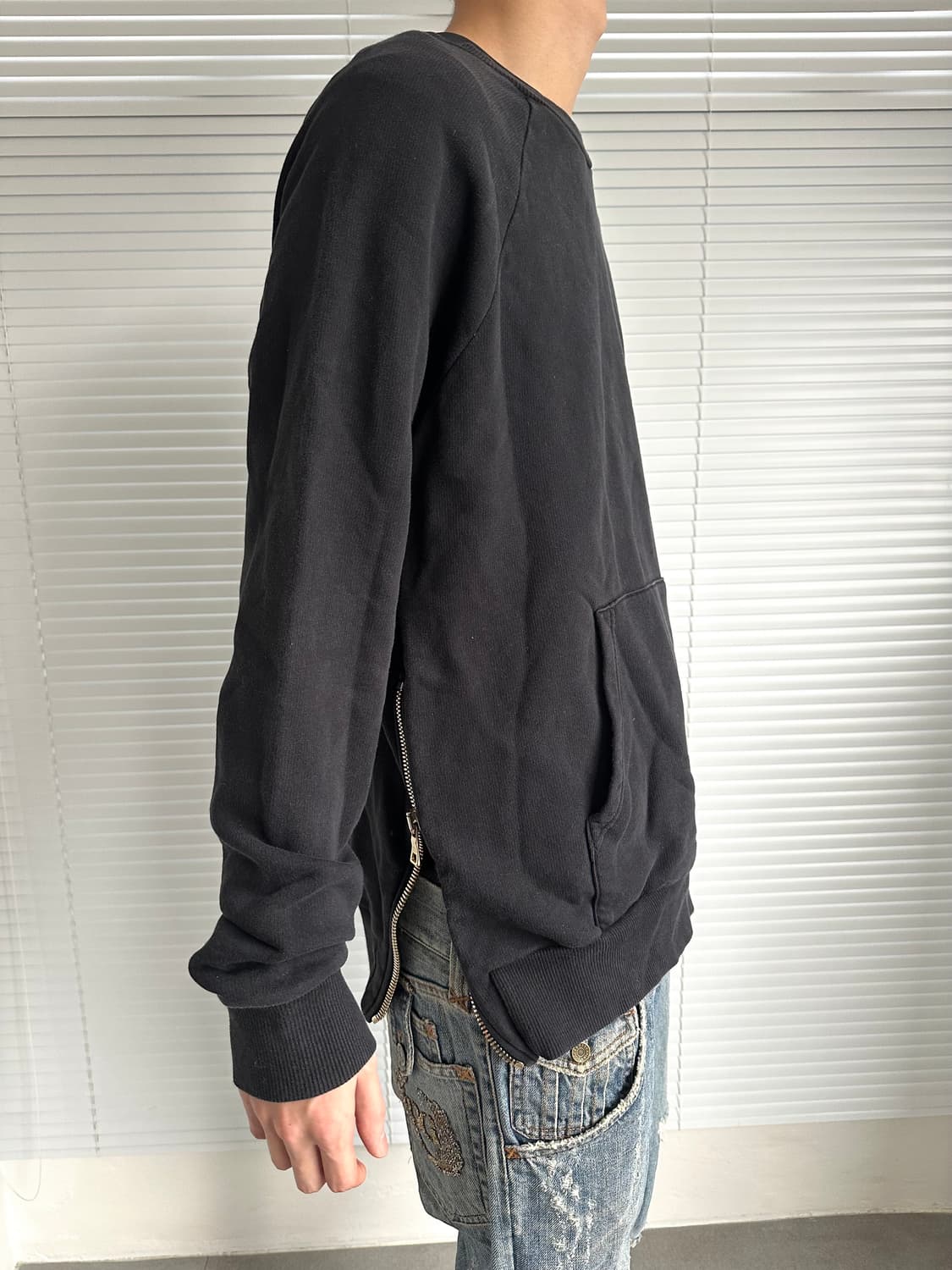 발망 견장 엠블럼 패치 사이드지퍼 맨투맨 상품이미지2