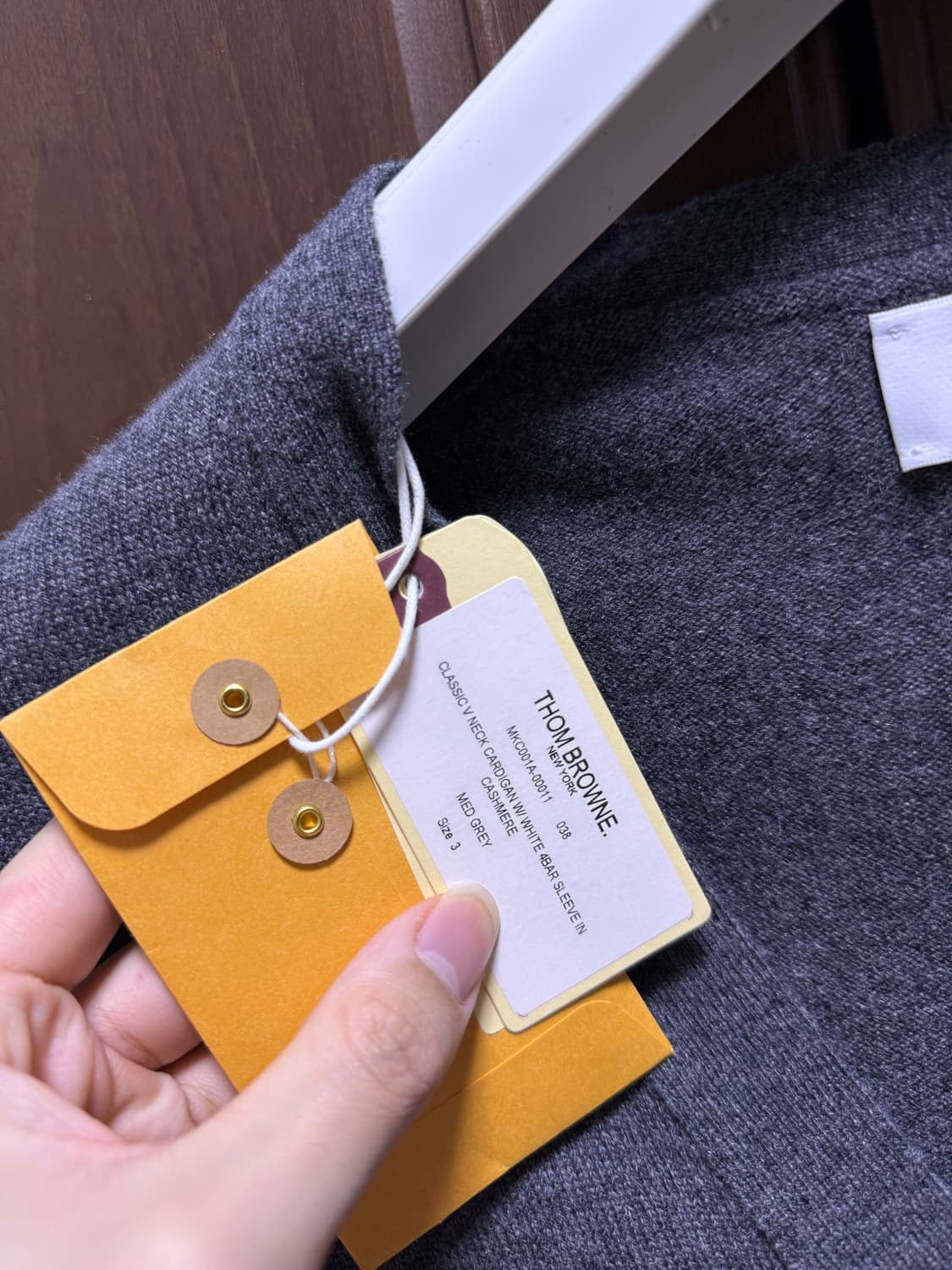 톰브라운 캐시미어 가디건 3사이즈 새상품 상품이미지3