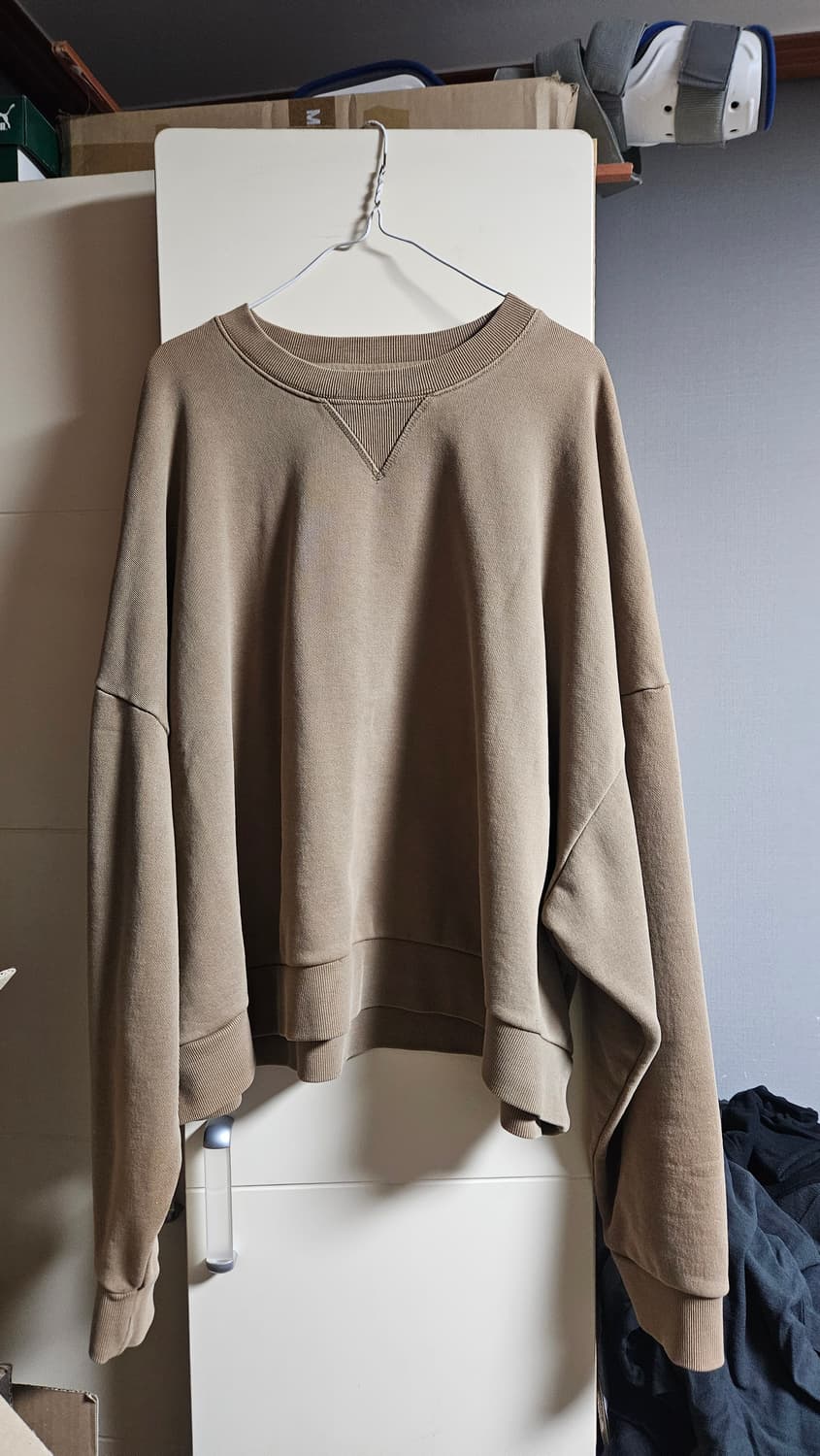 엔타이어 스튜디오 맨투맨 브라운 상품이미지1