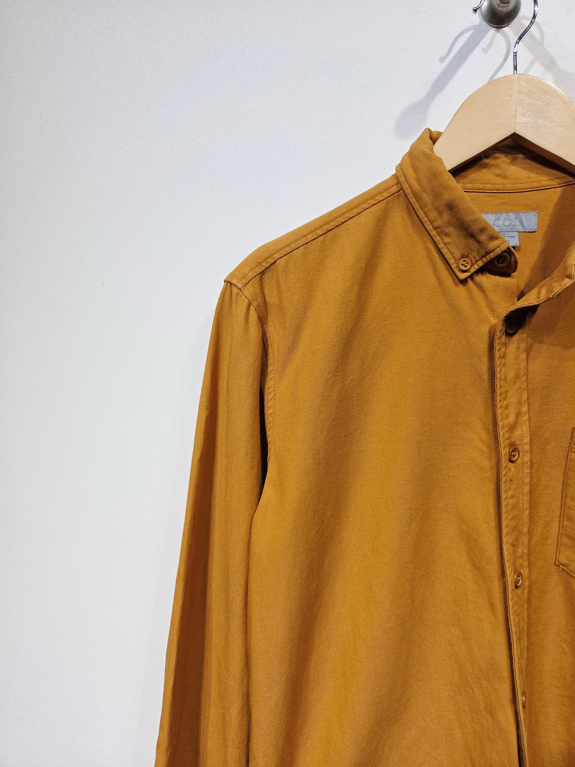COS. 남자 카멜 톤 포켓 셔츠_S 상품이미지3