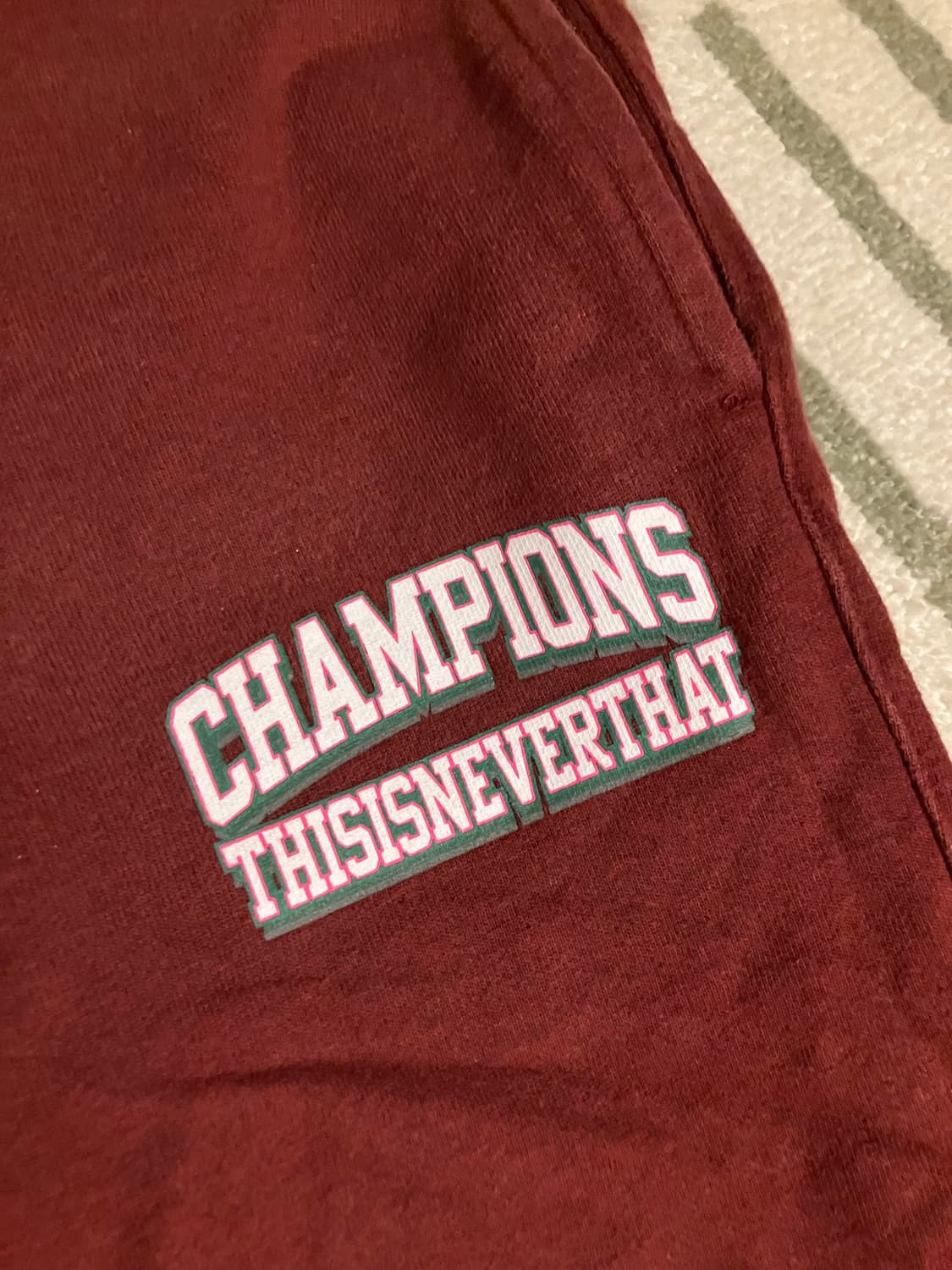 디스이즈네버댓 x 챔피온 스웻팬츠  버건디 L 상품이미지2