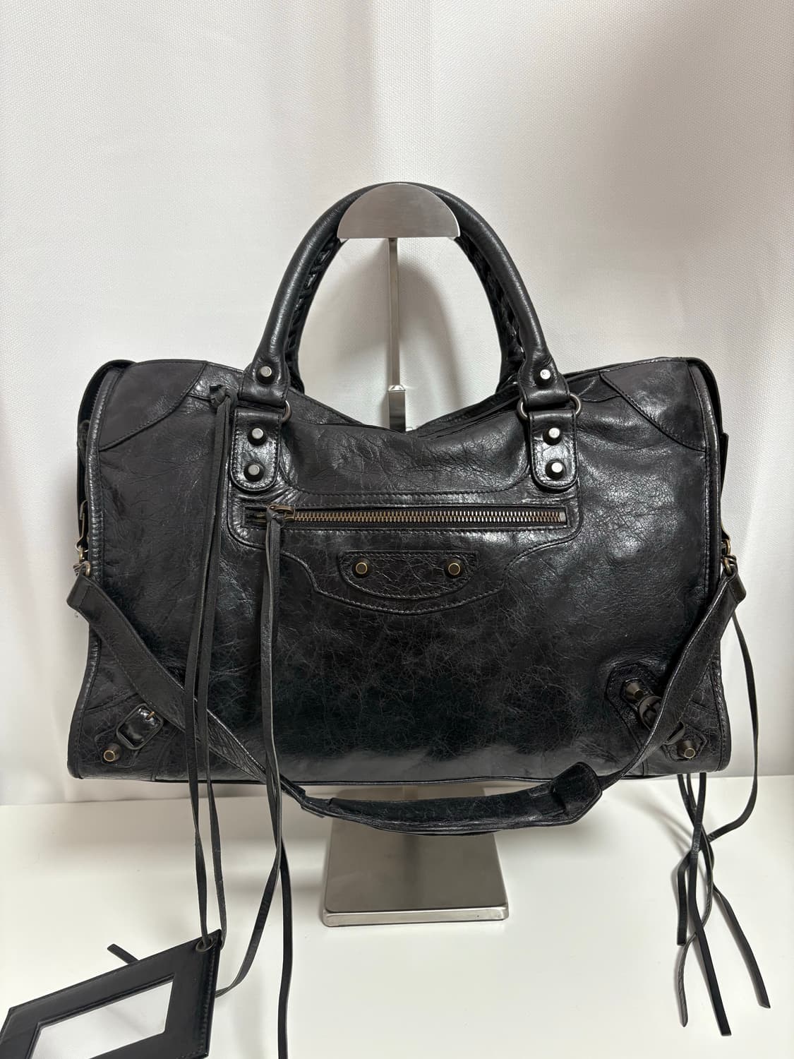 발렌시아가 시티 모터백 블랙 미디움 상품이미지1