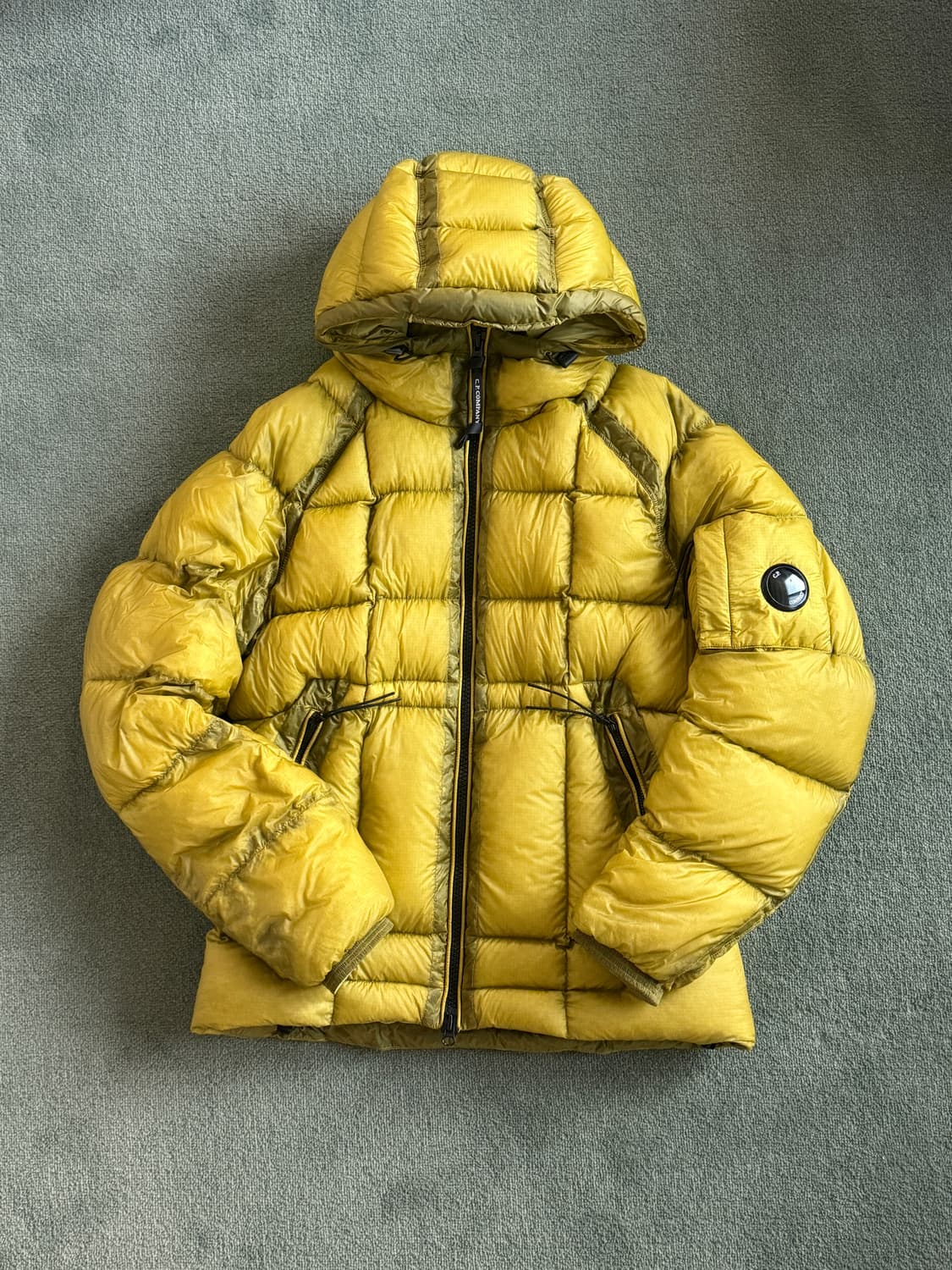 C.P. 컴퍼니 DD쉘 패딩 46사이즈 상품이미지1