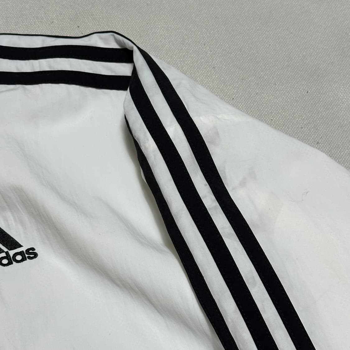 XS 아디다스 첼시 화이트 크롭 후드 바람막이  상품이미지5