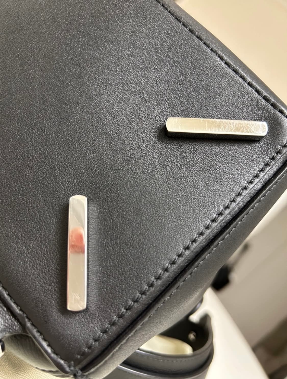 로에베 퍼즐백 미듐 블랙 상품이미지9