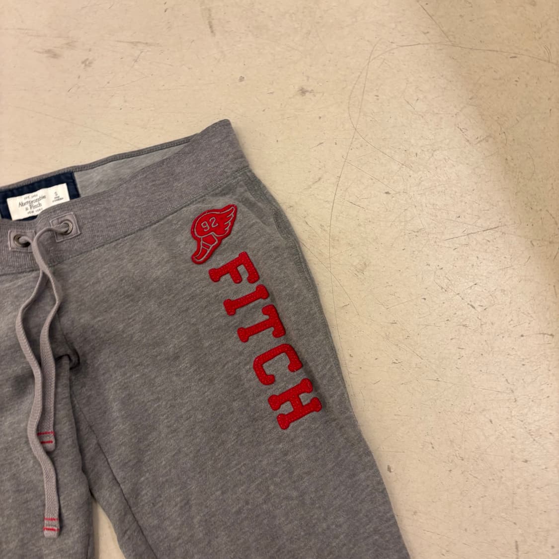 아베크롬비 피치 그레이 조거 트레이닝 팬츠 상품이미지2
