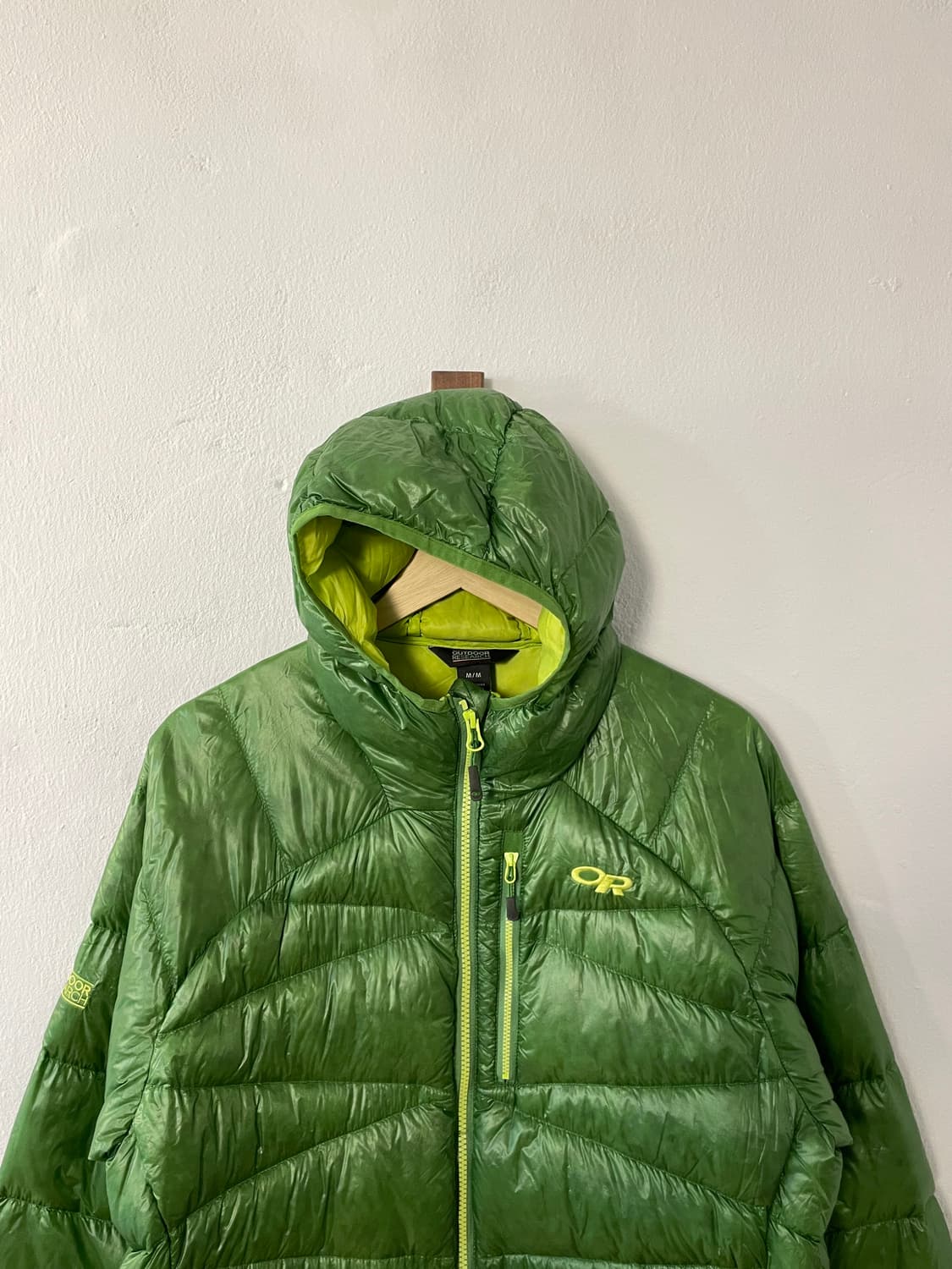 아웃도어 리서치 경량 패딩  상품이미지2