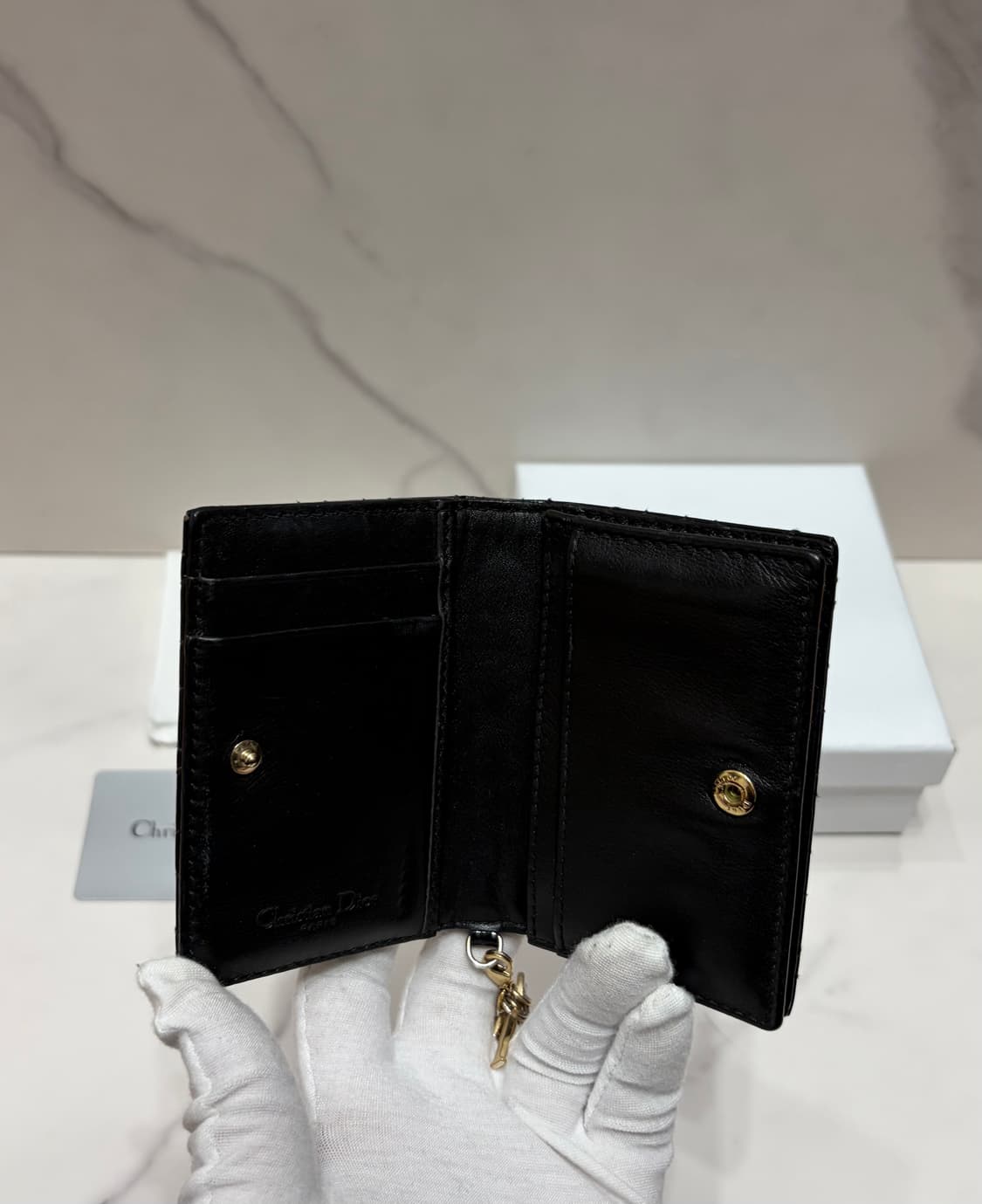 [정품] S급 디올 레이디 페이던트 까나쥬 반지갑 상품이미지5