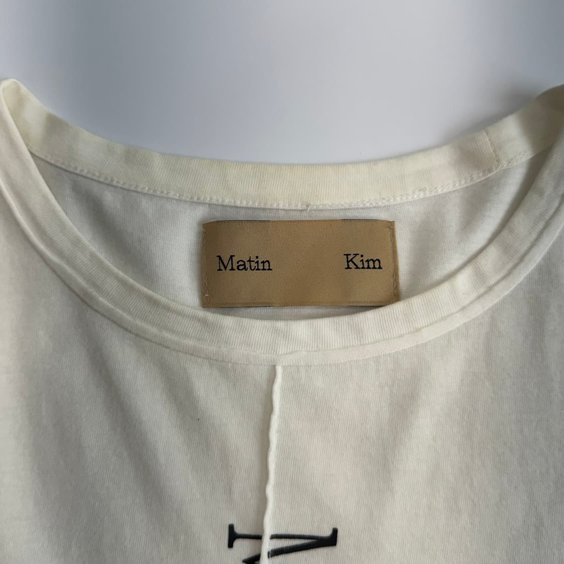 Matin kim 마땡킴 스펠아웃로고 아이보리 반팔  상품이미지5
