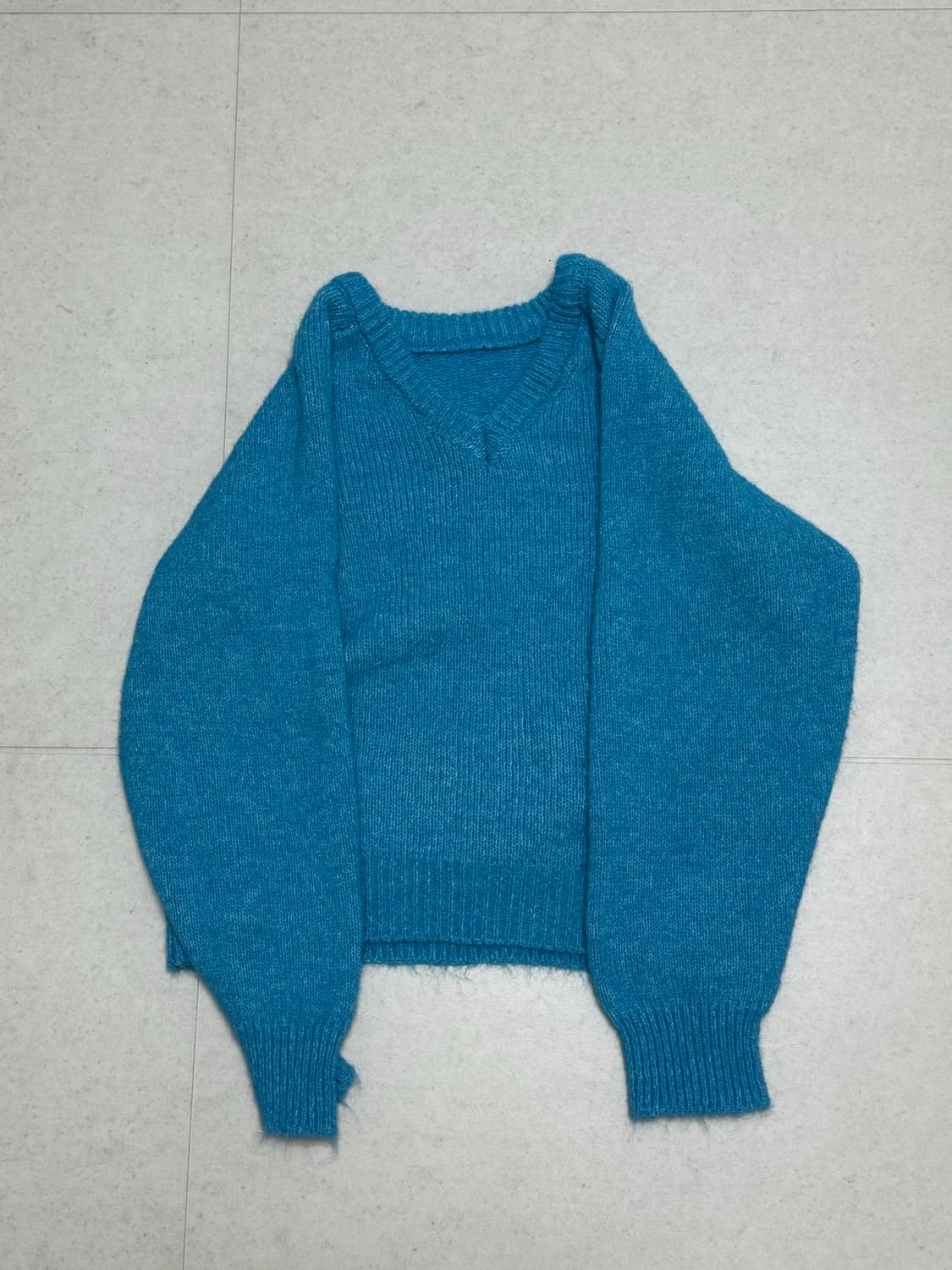 브이넥 니트 상품이미지1