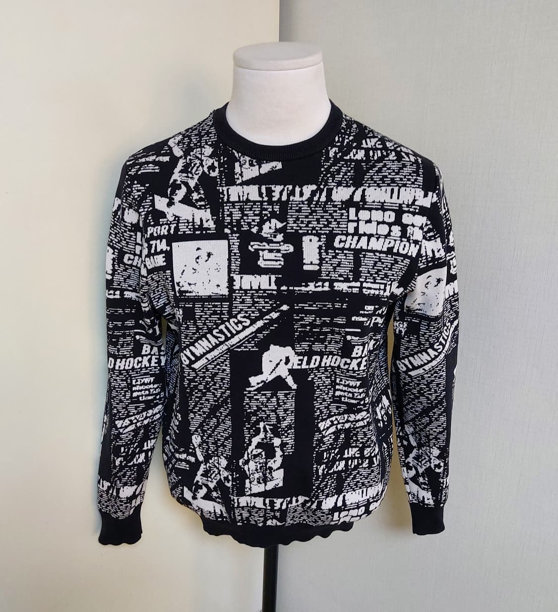 자라 뉴스페이퍼 패턴 니트(L)

 상품이미지1