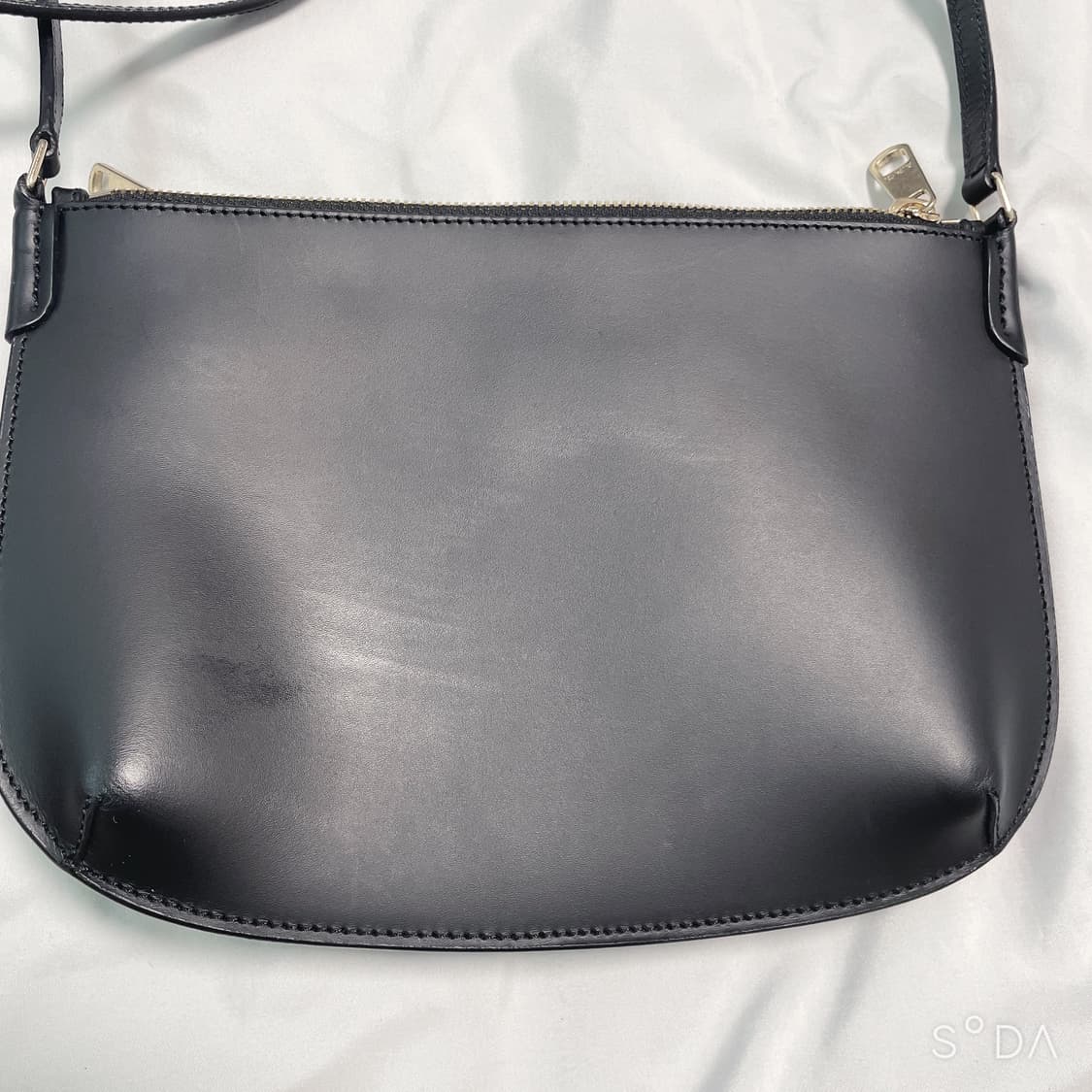 A.P.C 아페쎄 가죽 크로스백 블랙 상품이미지3