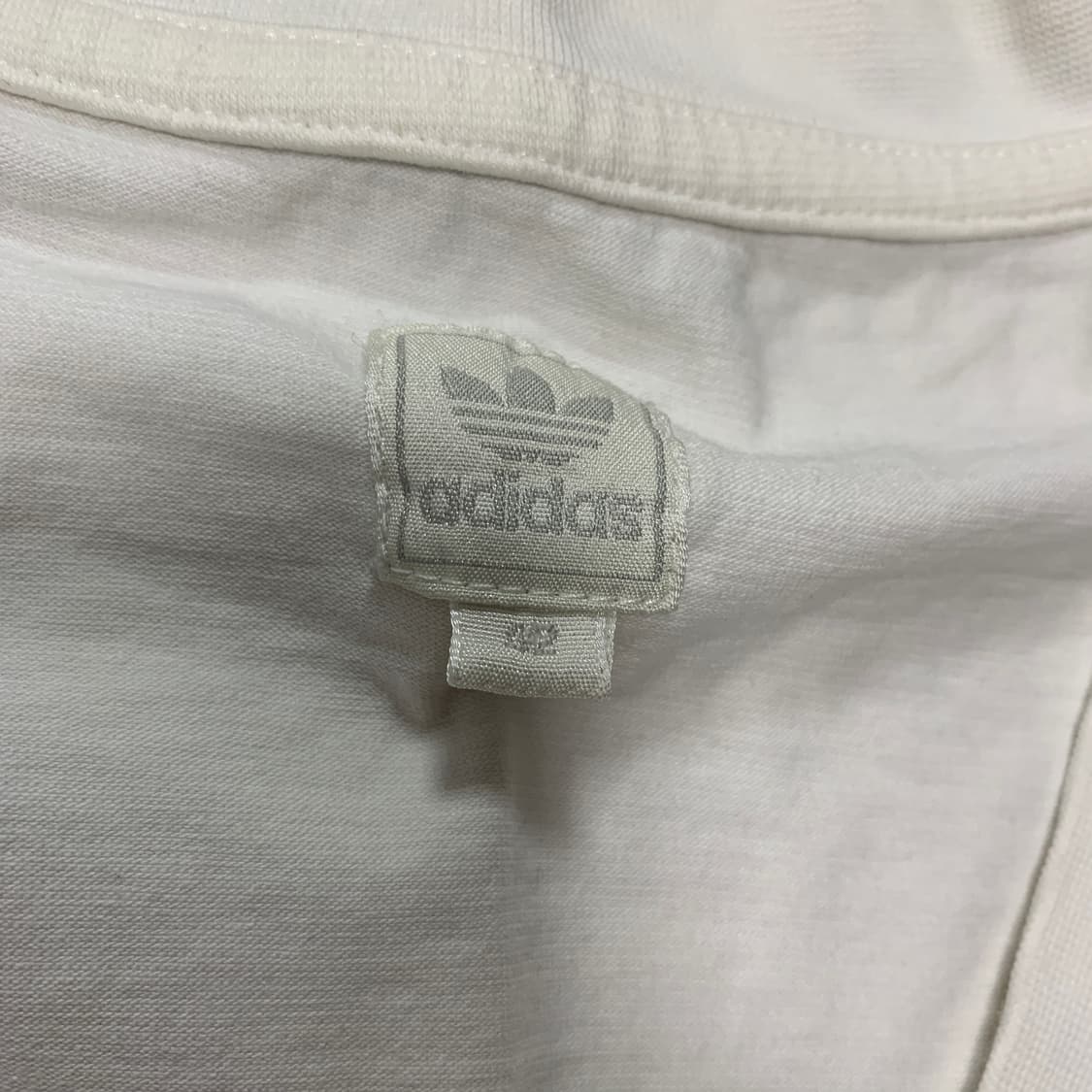 2XL)아디다스 04 브이넥 아카이브 티셔츠 상품이미지4