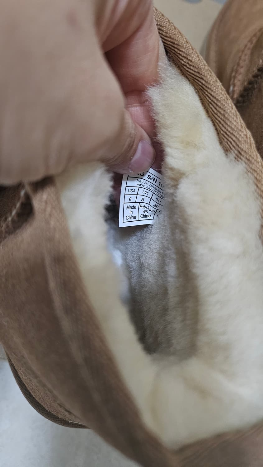 미국정품 UGG 어그 키즈 클래식 미니2 size 6(245) 새상품 상품이미지3