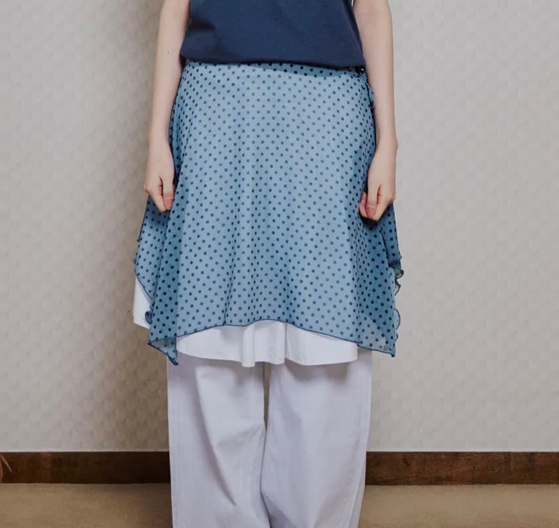 잇자바이브 스카이블루 도티드 레이어드 랩 미디 스커트 상품이미지2
