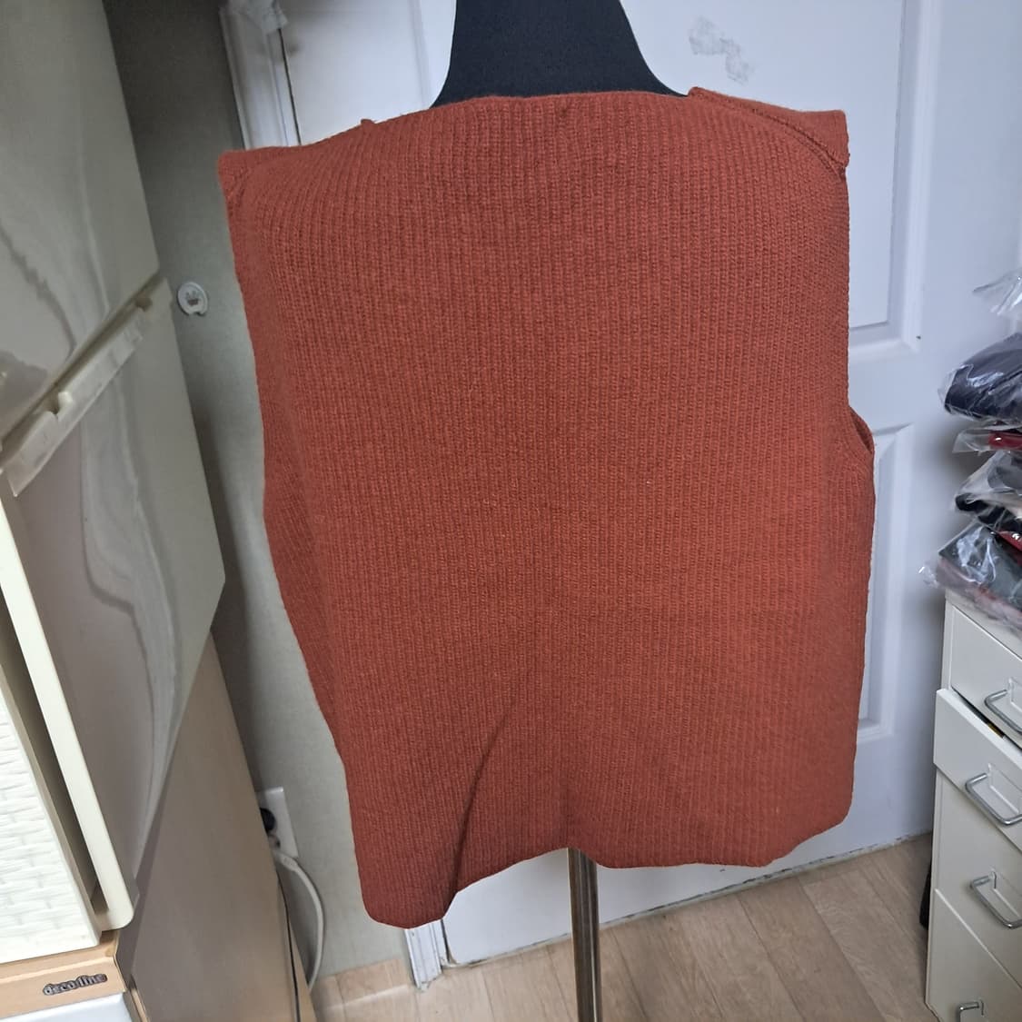 스튜디오 톰보이 니트 조끼 베스트 브라운- 프리사이즈 상품이미지3