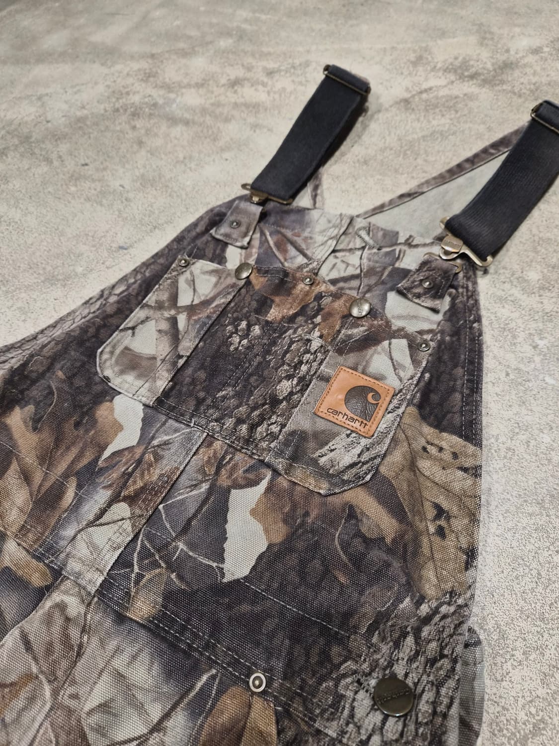 Carhartt 칼하트 카모 오버롤(멜빵바지) 상품이미지3