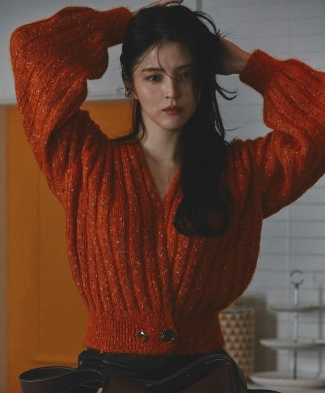 (한소희 착용!!)앤더슨벨 브이넥 가디건 Andersson Bell 상품이미지2