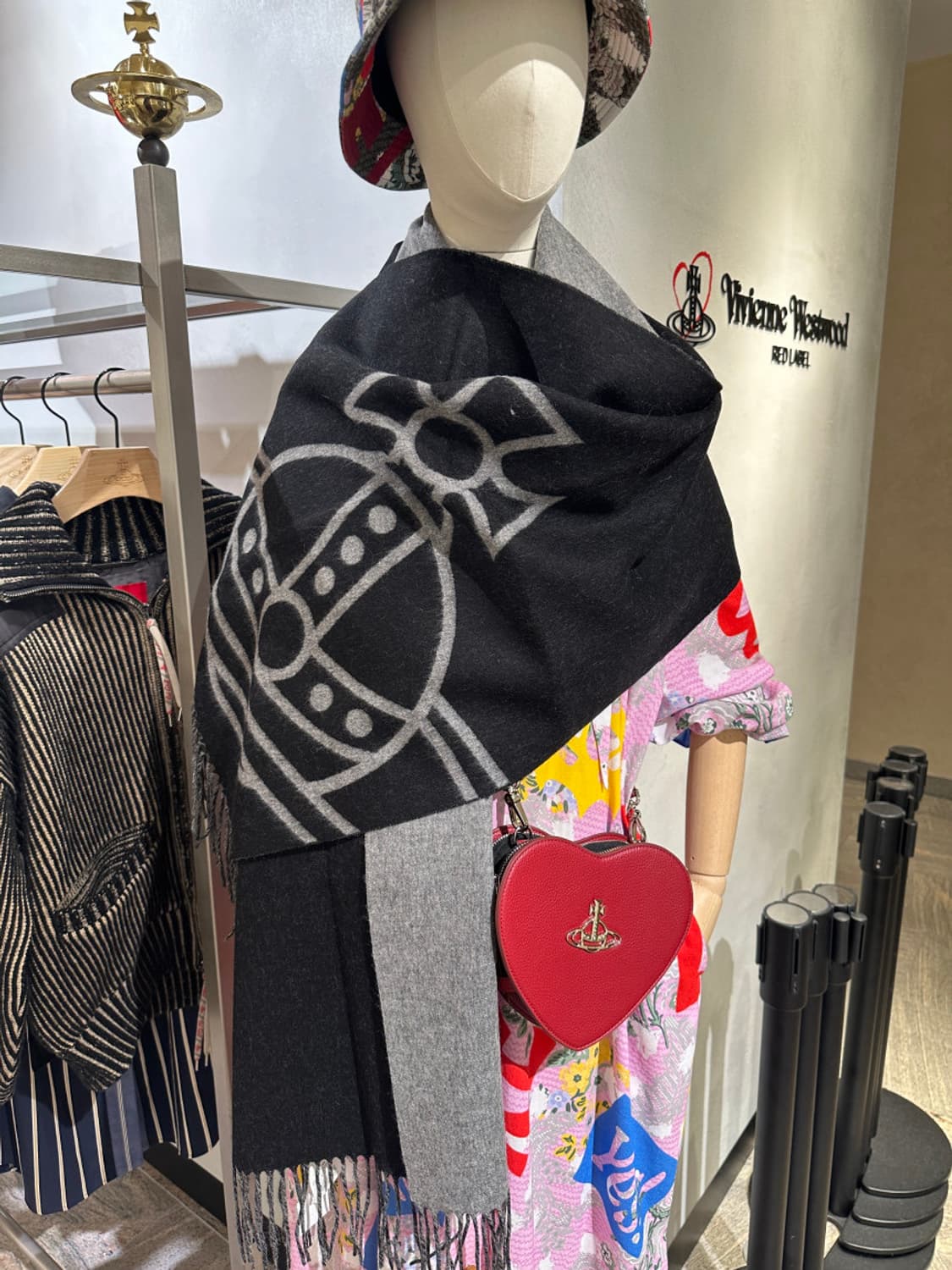 비비안웨스트우드 리버시블 머플러 블랙/그레이  상품이미지6