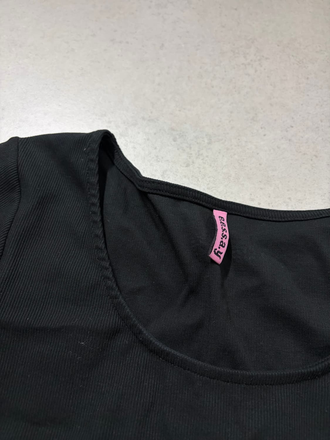 eessay 에세이 긴팔티셔츠 블랙 상품이미지2