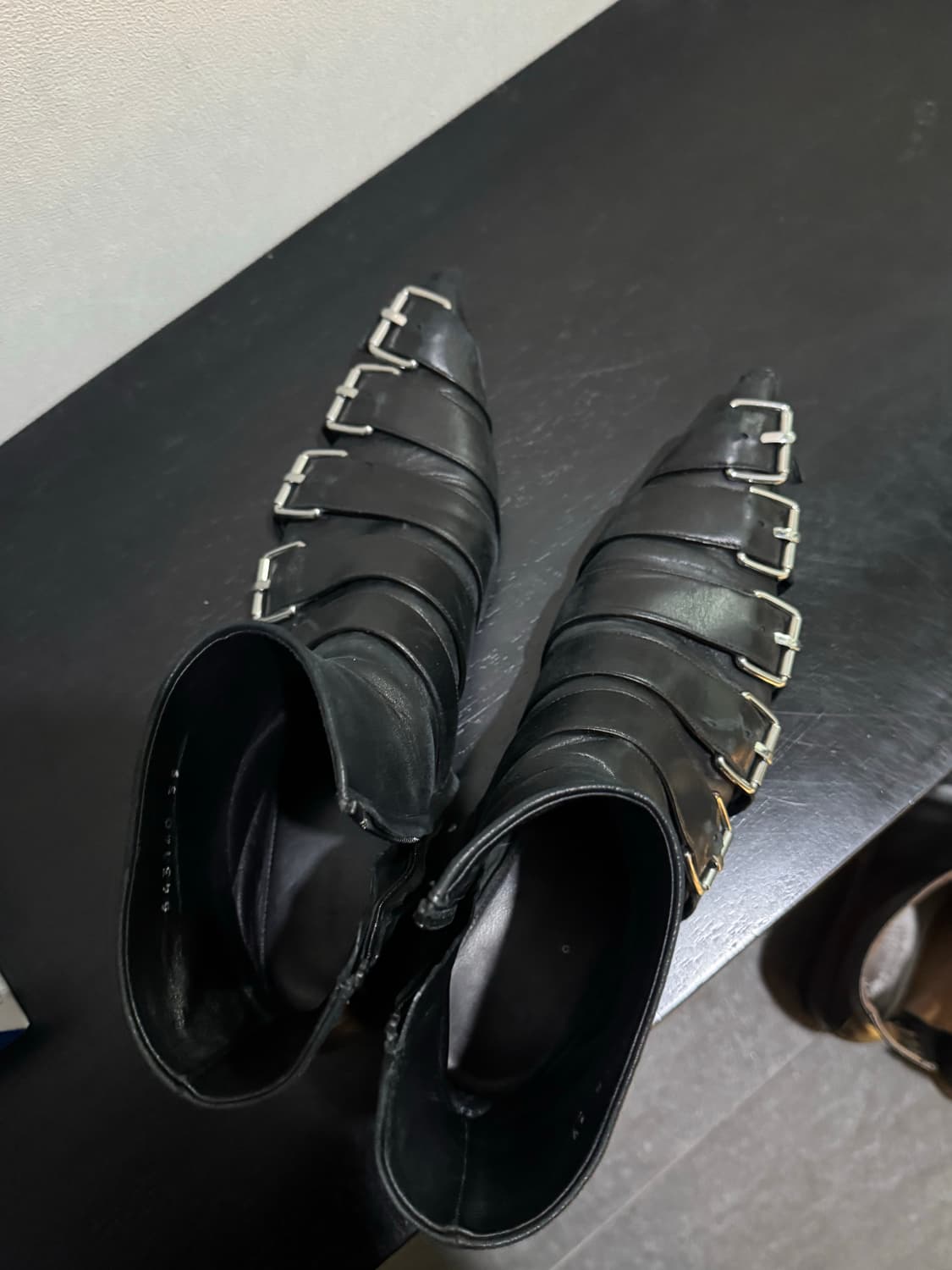 발렌시아가 버클 나이프 부츠 상품이미지2