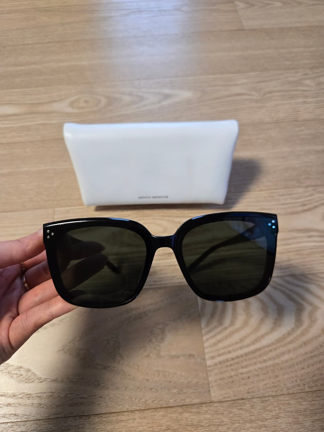젠틀몬스터 DEAR 디어 선글라스 케이스포함 상품이미지2
