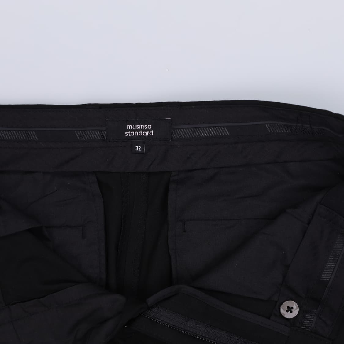 32 무신사스탠다드 블랙 슬랙스 0424H1 상품이미지4