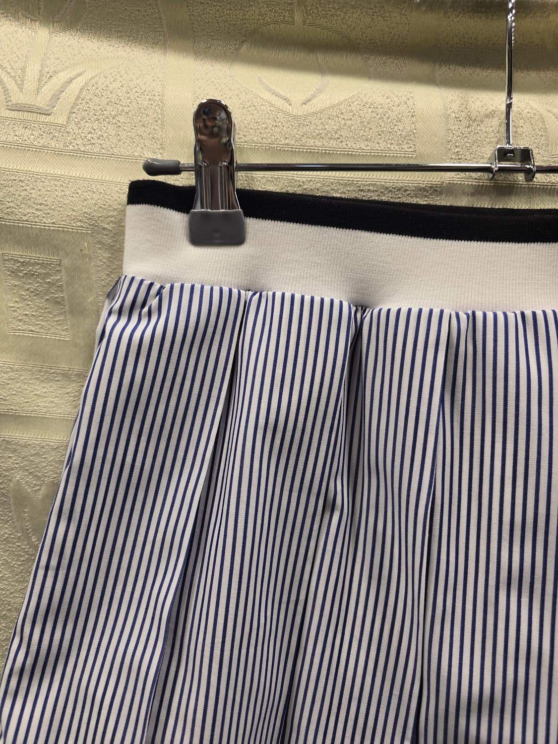 거의새거) 유니클로 JW 앤더슨 스트라이프 플리츠 스커트 S(25~26) 상품이미지2