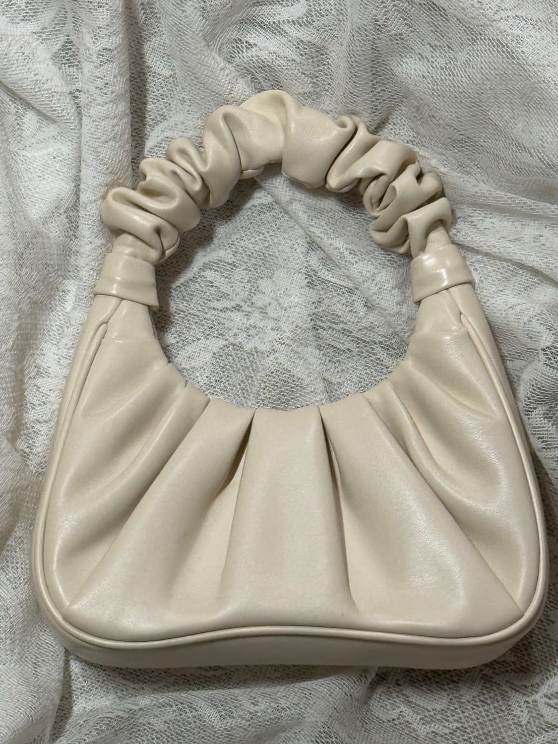 JW PEI 쥬 페이 가비 셔링 호보백 상품이미지4