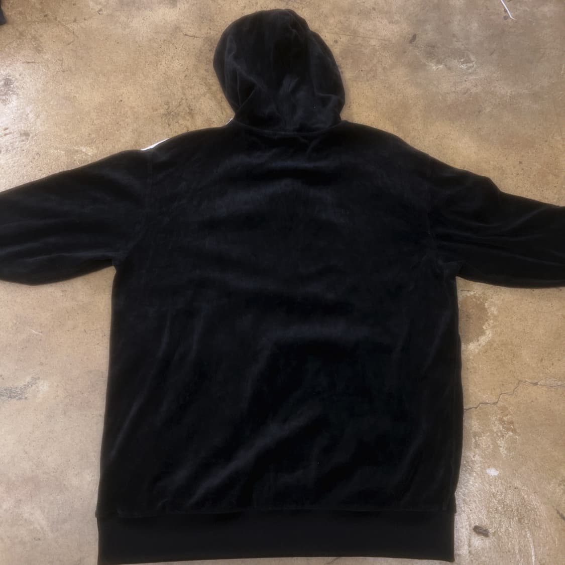 아디다스 블랙 벨벳 반집업 상품이미지4