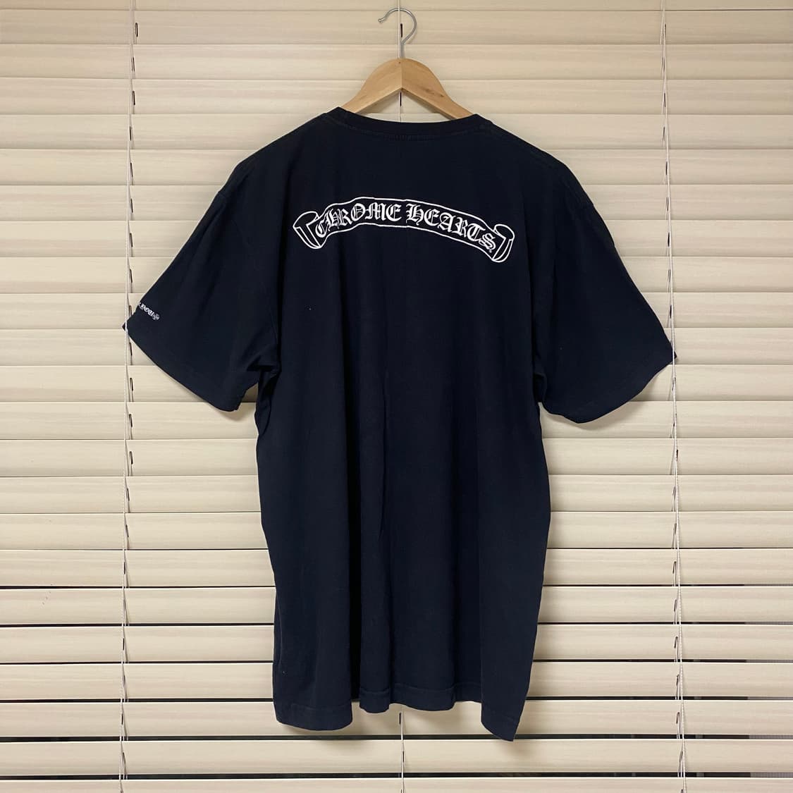 크롬하츠 Chrome Hearts 스크롤 퍽유 로고 반팔 티셔츠 XL 상품이미지1