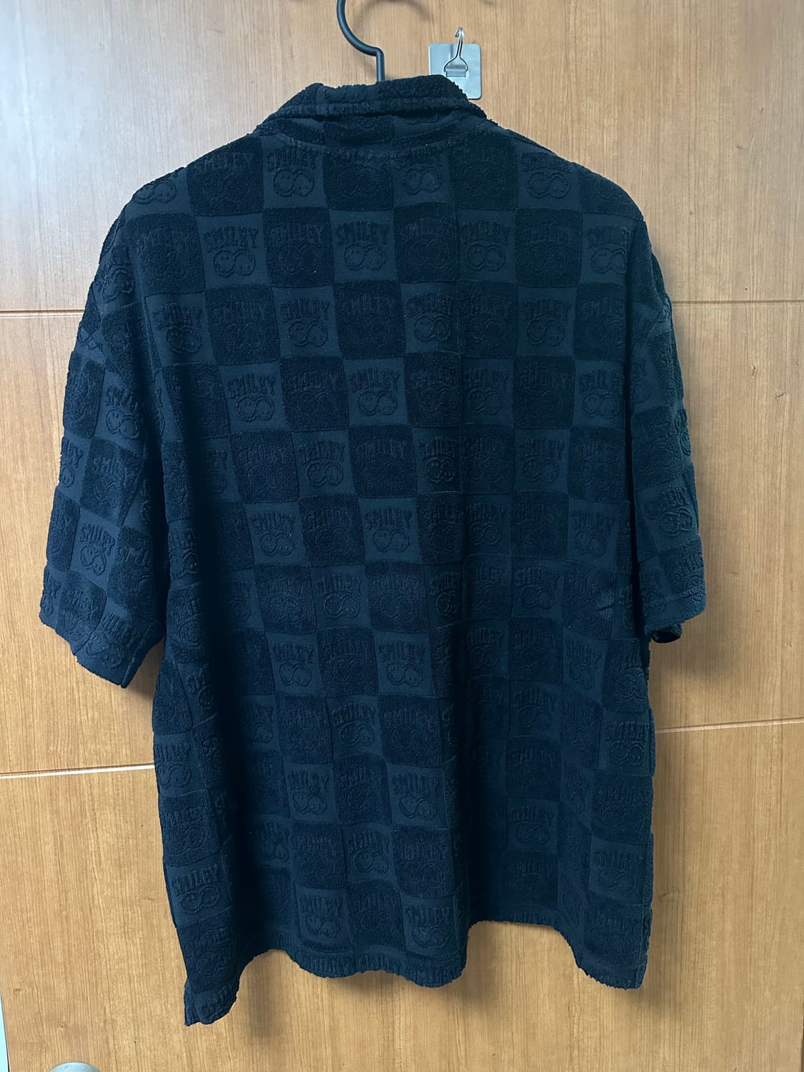 [XL] H&M Smiley 콜라보 수건 카라티 블랙 상품이미지2